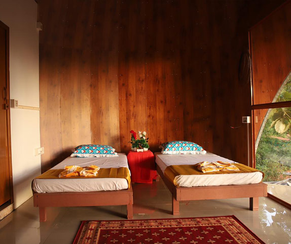 acdimotion-12 Accommodation