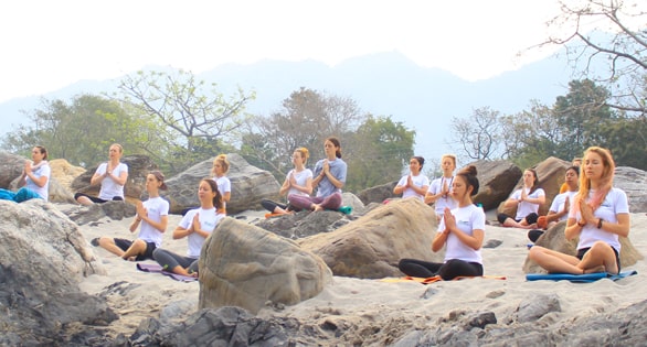BRING OUT THE INNER ‘YOU’ WITH A REVIVIFYING YOGA COURSE